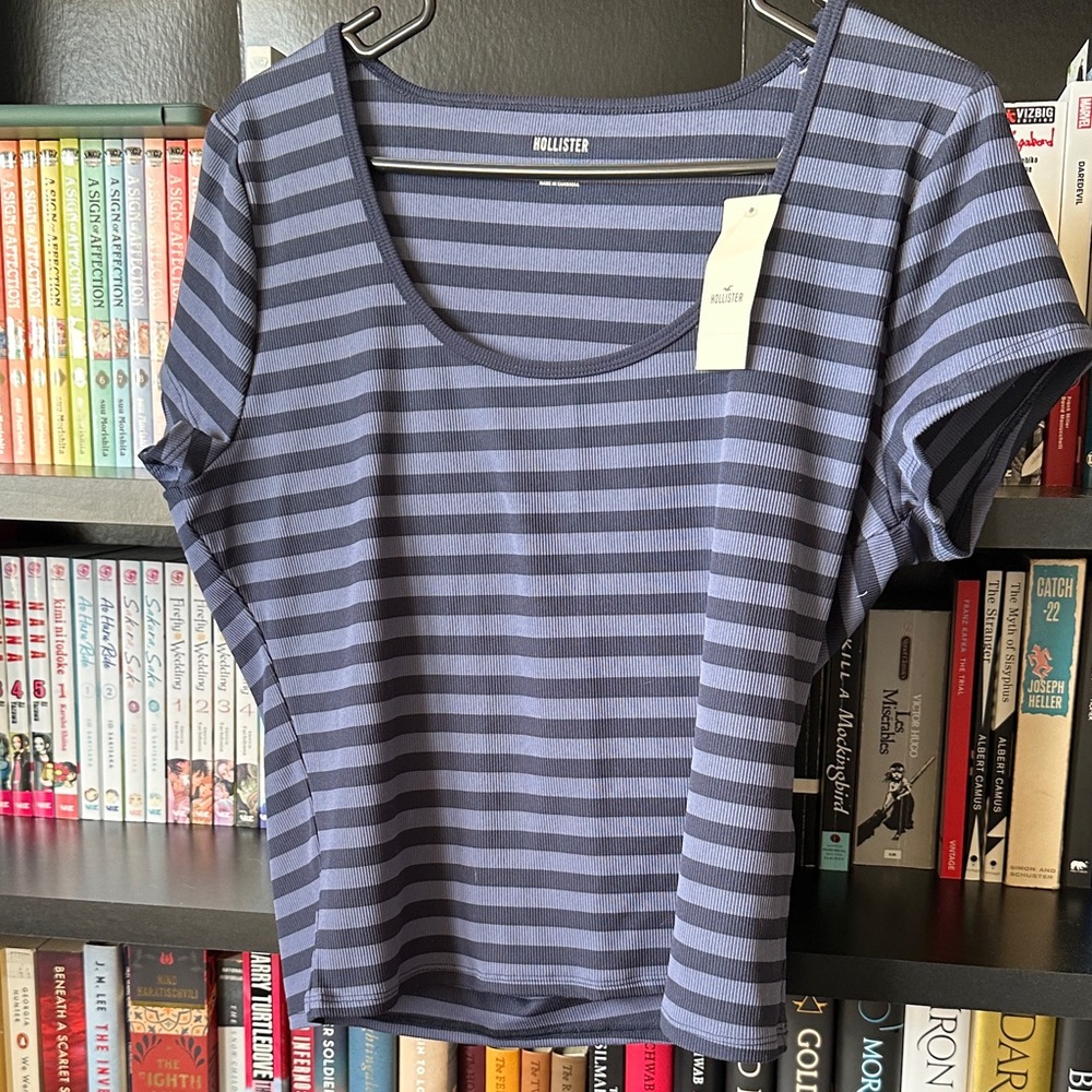 Hollister Women's Navy Striped Tee